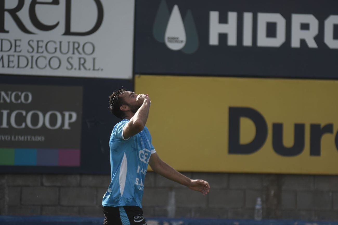 Racing de Nueva Italia iguala 1-1 ante Atlanta por la fecha 29 de la Primera Nacional. (Federico López Claro / La Voz)