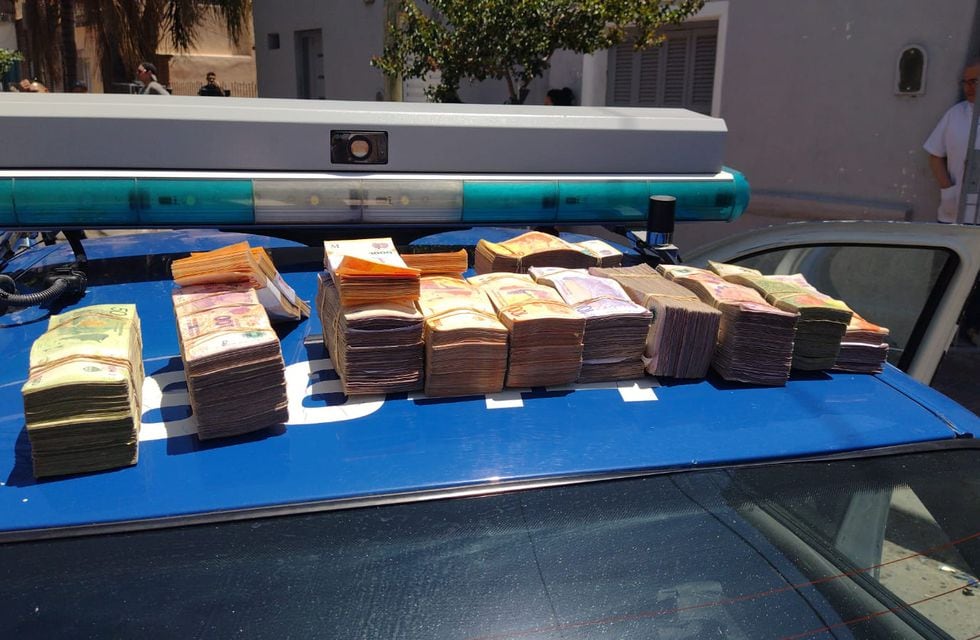 El operativo concluyó con el secuestro de dos millones de pesos.