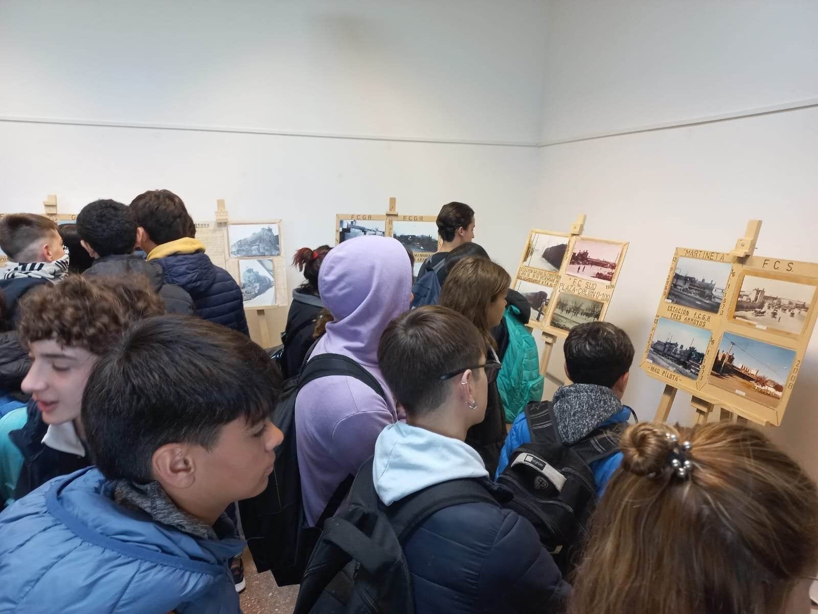 Alumnos de diferentes establecimientos educativos visitan el Centro Cultural La Estación de Tres Arroyos