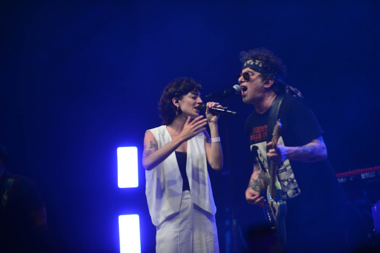 Andres Calamaro en la Plaza de la Música cantó con Zoe Gotusso (Javier Ferreyra / La Voz)