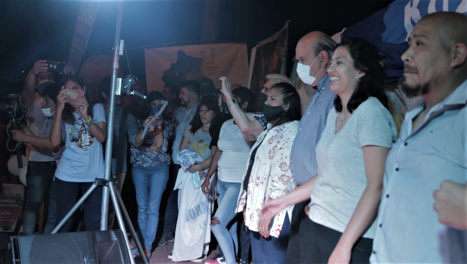 Rubén Rivarola y Leila Chaher, encabezando un acto de cierre de campaña en el ramal jujeño.