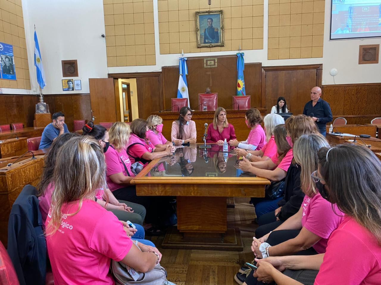 La organización promueve el acompañamiento a mujeres con cáncer de mama.