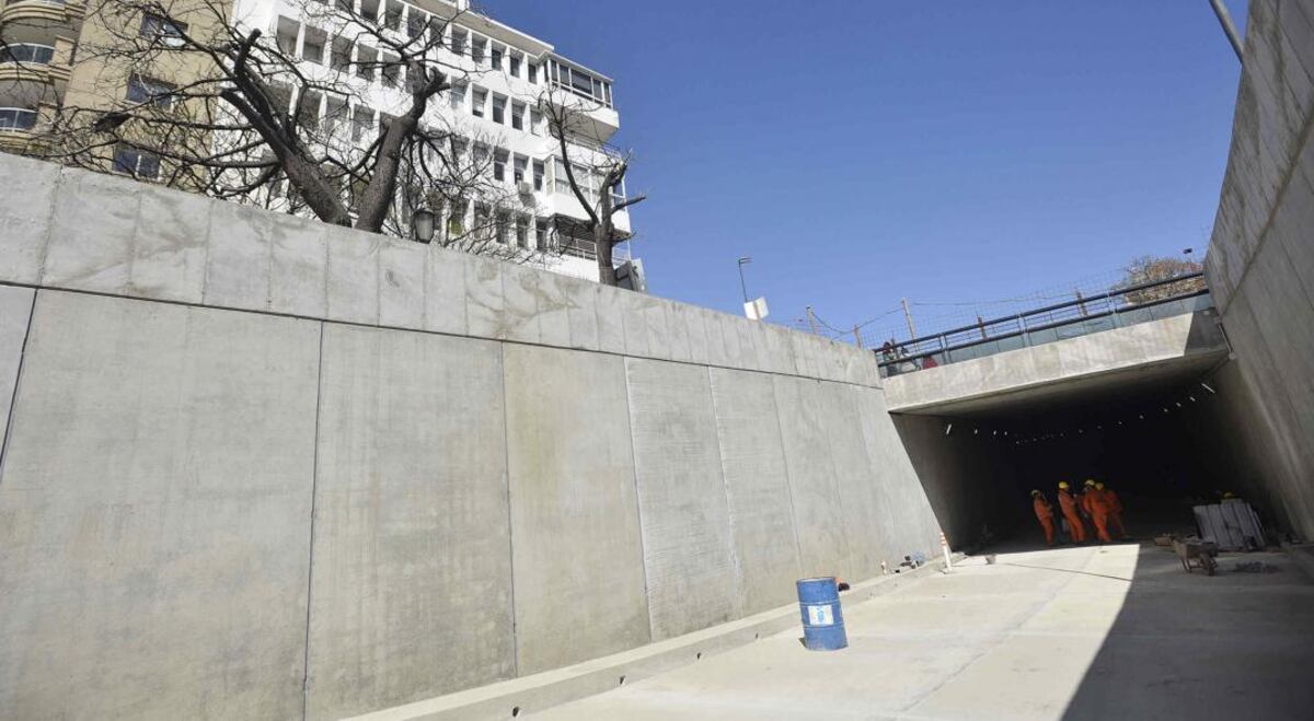 Cayó al túnel de Plaza España: el relato clave de un testigo