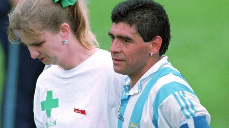 Maradona se despidió del Mundial de Estados Unidos 1994 por dóping positivo.