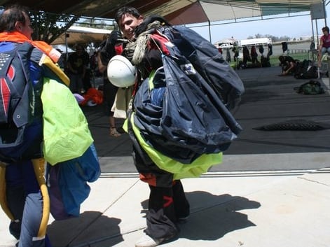 El deportista previo al accidente que le significó la amputación de su pierna.