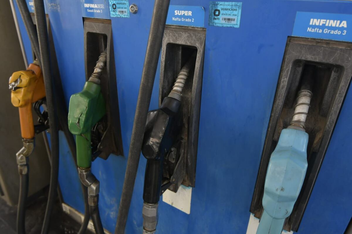 Una estación de servicios de Córdoba bajó el precio de la nafta y lo ubicó por debajo de los $900