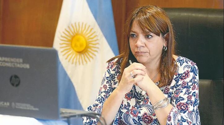 Ministra de educación Florencia Perata.