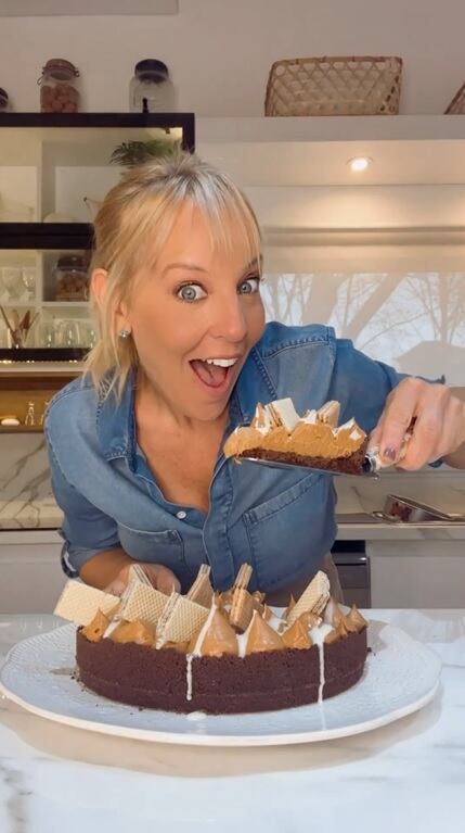 La super torta de dulce de leche de Jimena Monteverde para festejar el Día de la Niñez