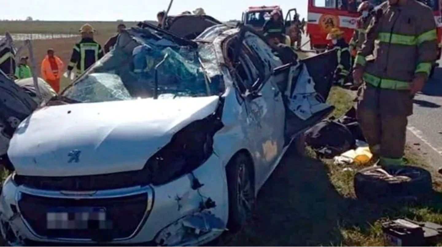 El Peugeot 208 donde se trasladaban dio un vuelco.