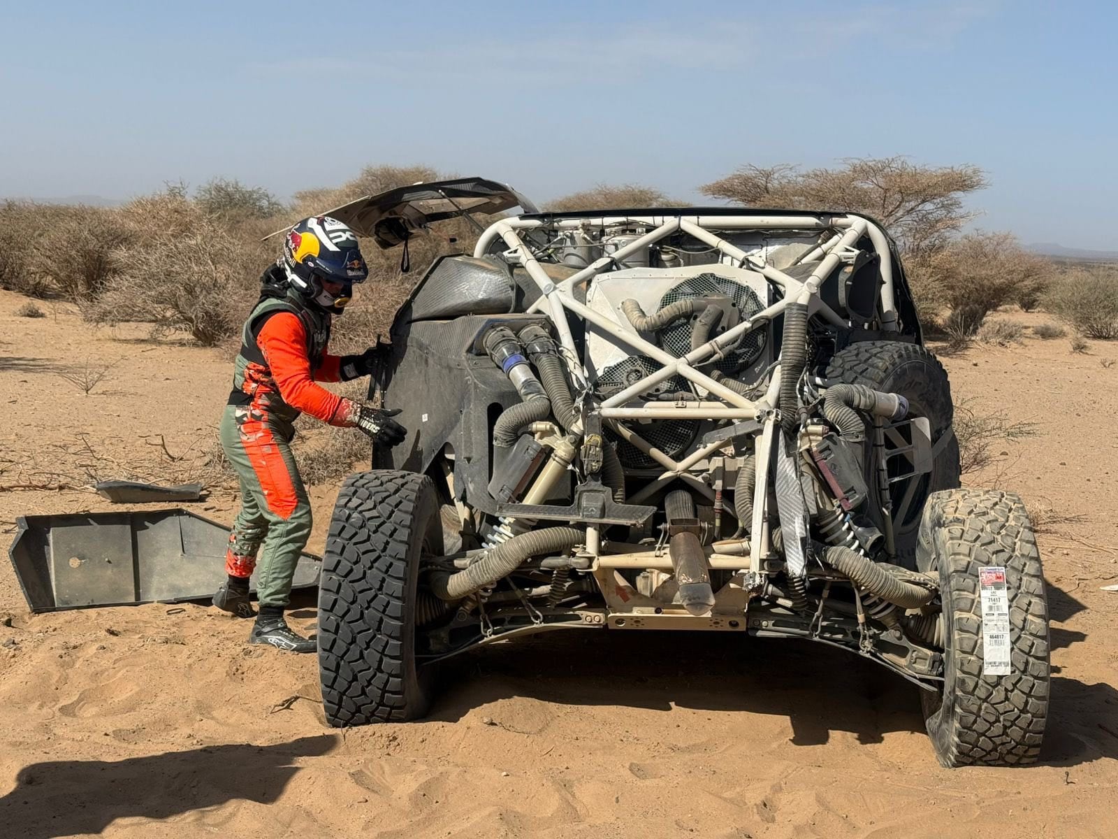 La seguridad e integridad de los pilotos, una prioridad de los entes que fiscalizan el Dakar, la FIA y la FIM.