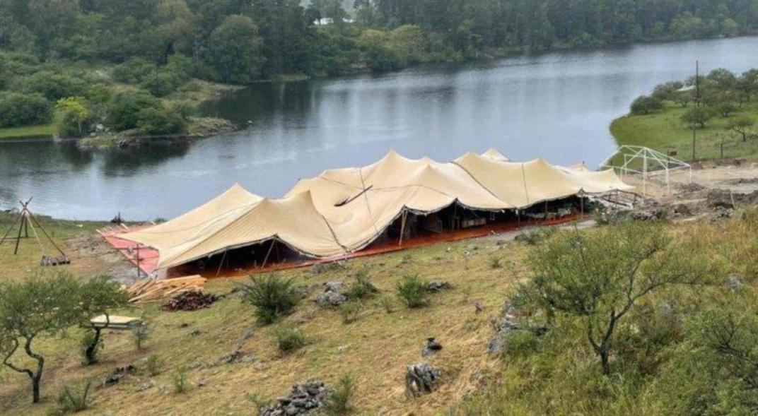 La carpa que los Penna montaron para una fiesta familiar este verano.