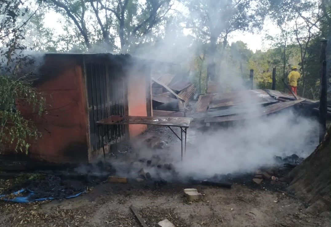 Incendio forestal en la zona rural de Arroyito