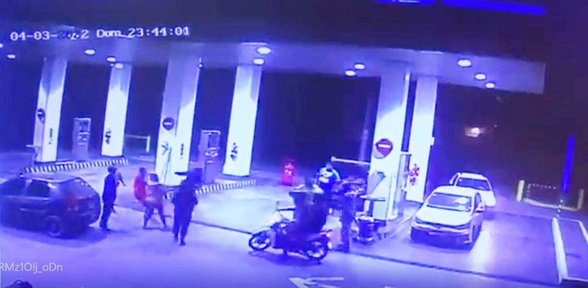El video de la violencia en Córdoba: sufrió un feroz ataque por no querer despacharles GNC