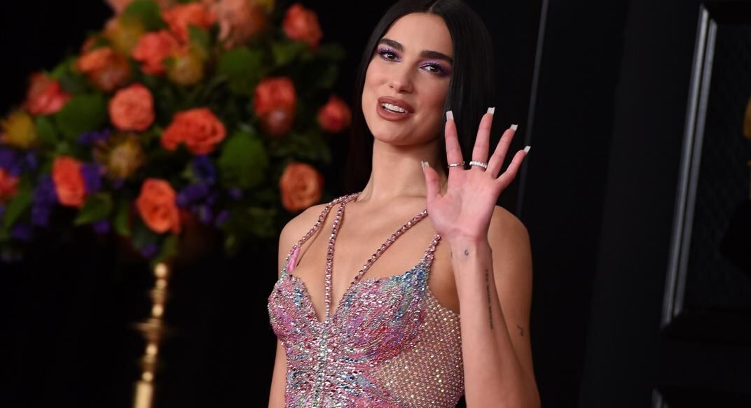 Dua Lipa, la cantante británica, tiene 25 años.