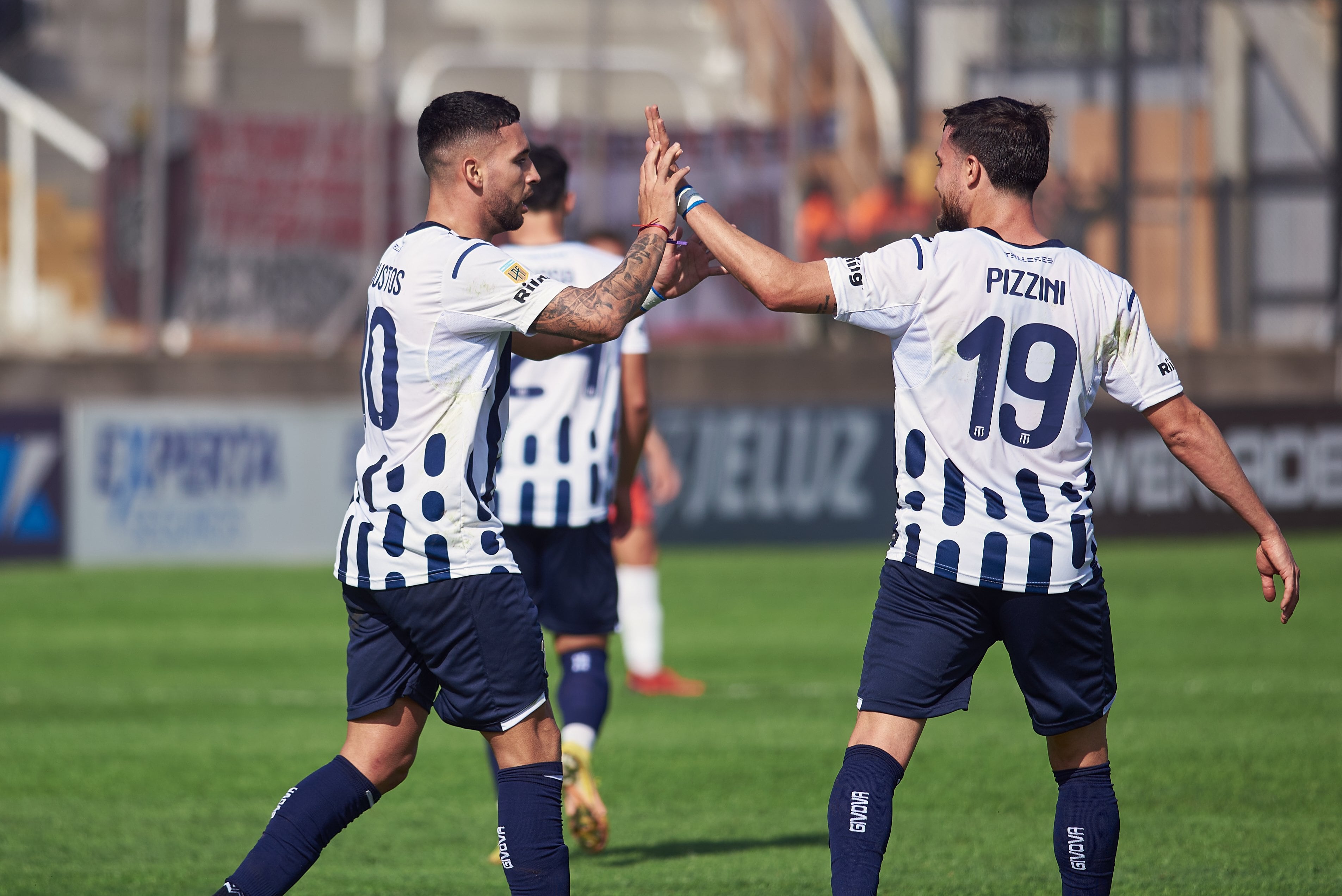 Bustos metió el 2-0 con un golazo de primer nivel (Foto: Prensa Talleres).