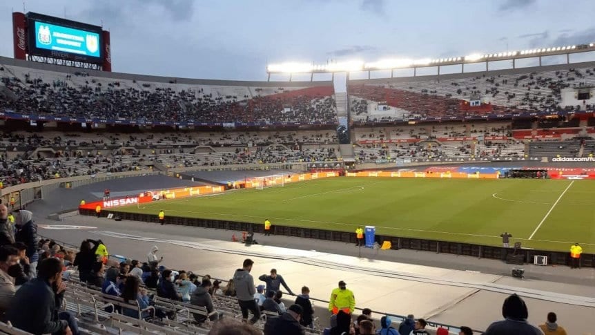 Los hinchas de la Selección Argentina ovacionaron a Diego Maradona en el Monumental.