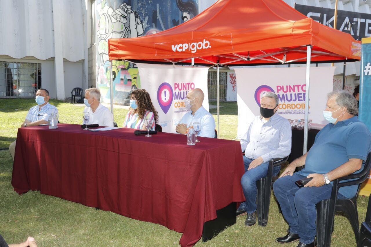 Presentación del Operativo Verano del programa Punto Mujer en Carlos Paz