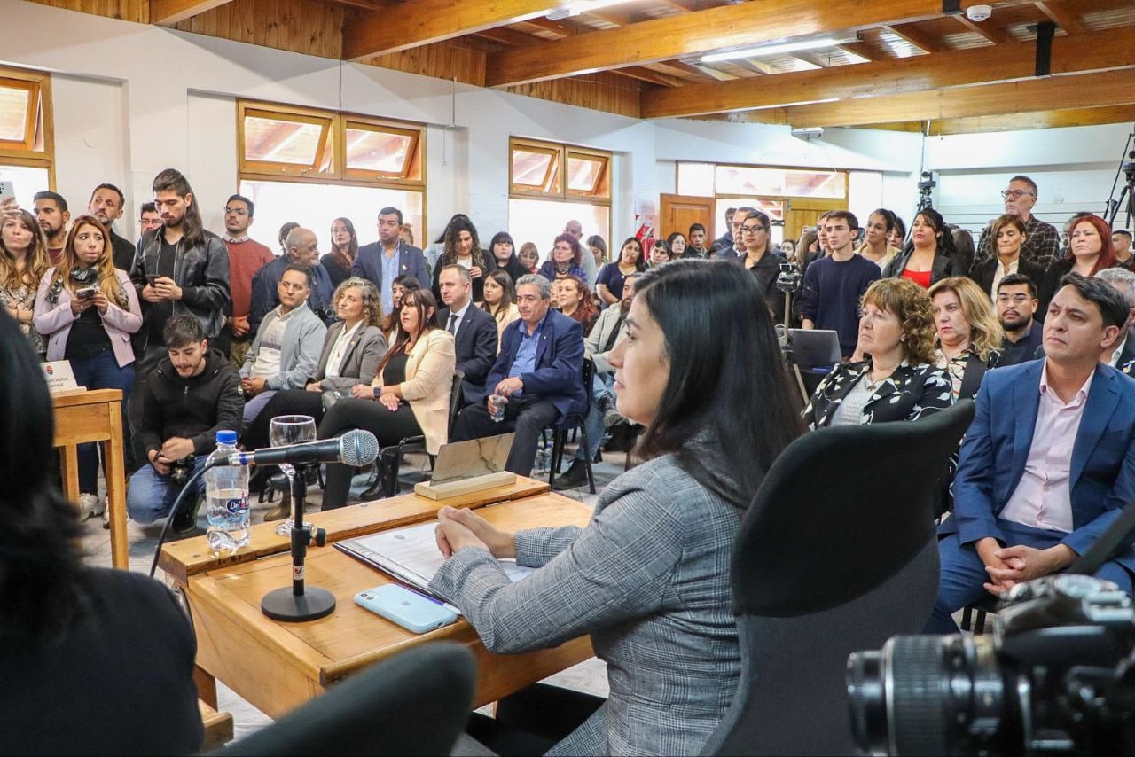 Vicegobernadora Mónica Urquiza en apertura de sesiones ordinarias del Concejo Deliberante de Tolhuin.