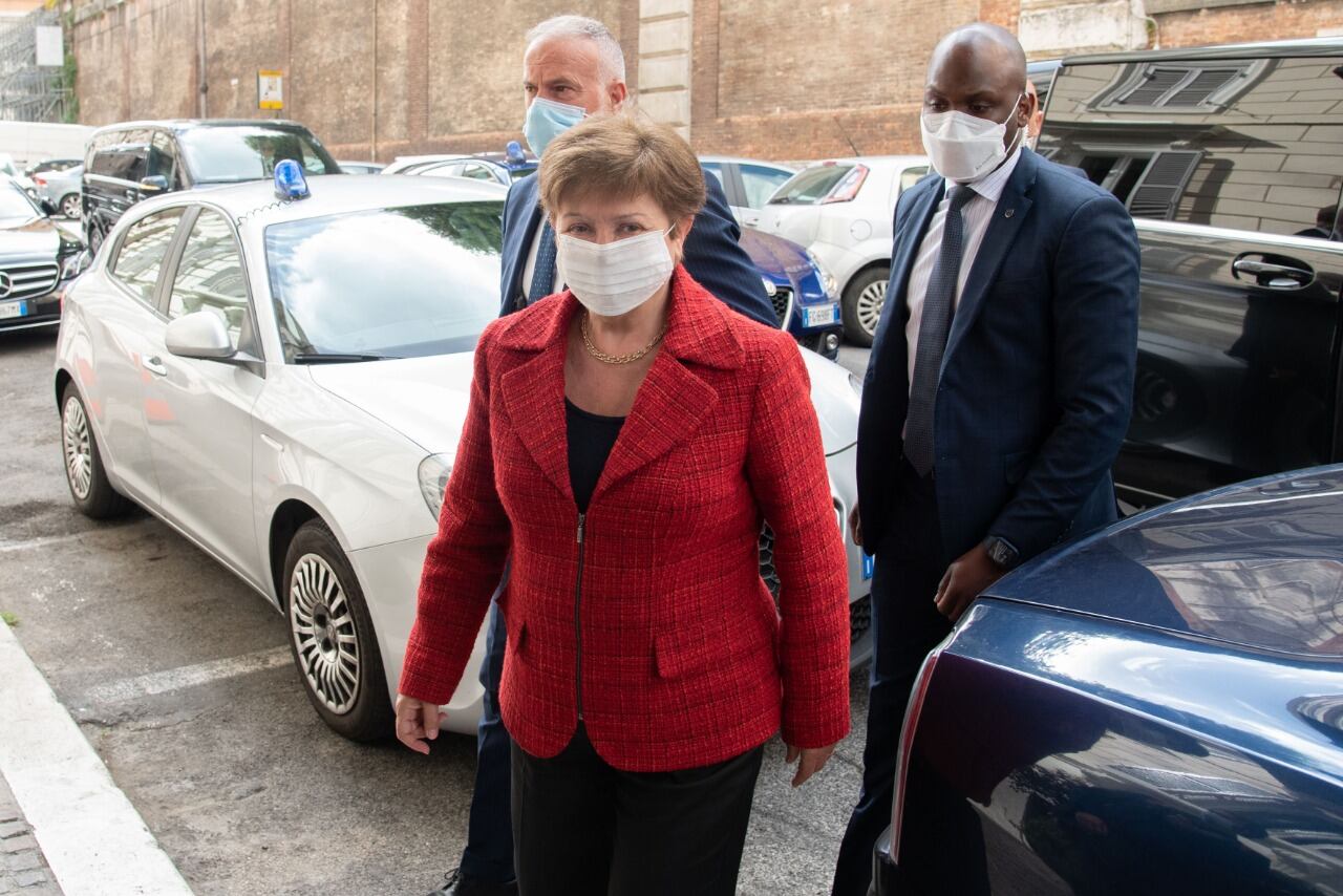 Kristalina Georgieva, directora general del Fondo Monetario Internacional (FMI), mantuvo una reunión presencial con el presidente Alberto Fernández en Roma, Italia.