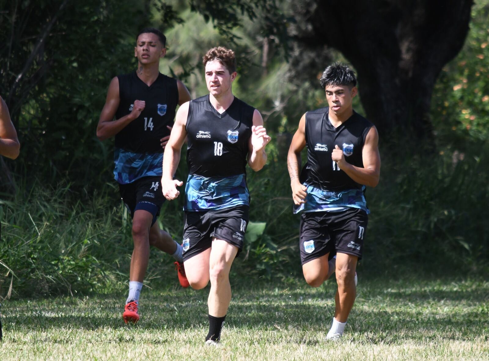 Thomas Manuel llegó desde la MJ Soccer Academy de Australia y ya se entrena con la primera local de Gimnasia de Jujuy.