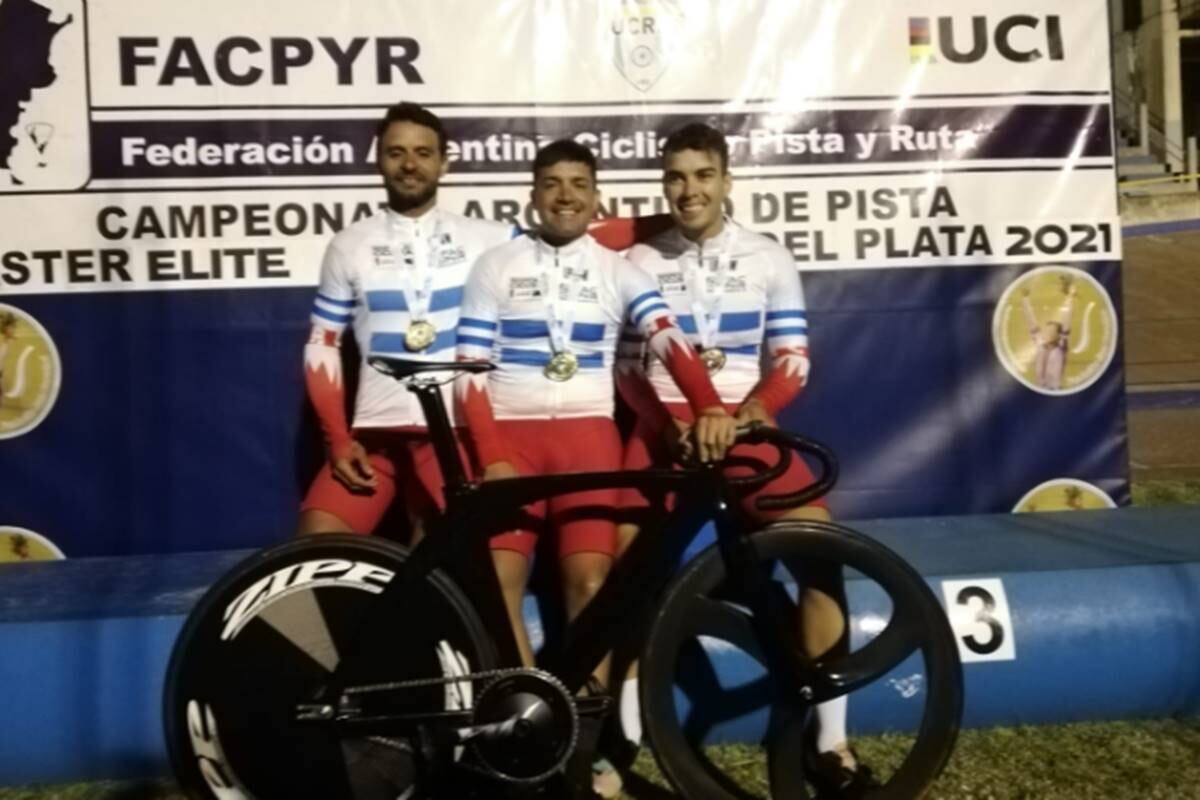 Concordienses campeones de ciclismo en Mar del Plata.