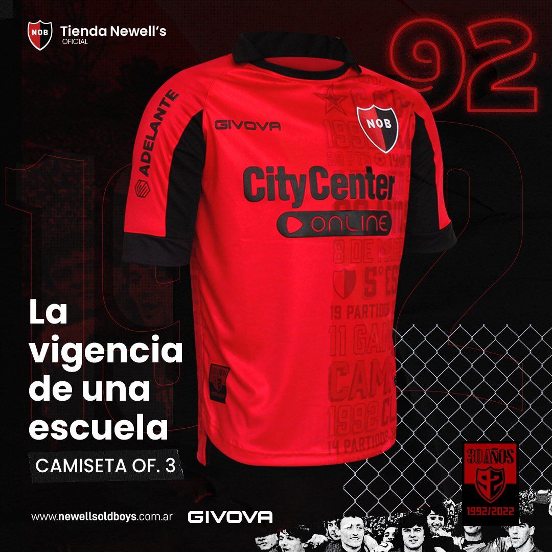 La camiseta se lanzó a $ 9.889 en una preventa de la tienda oficial que se agotó rápidamente.