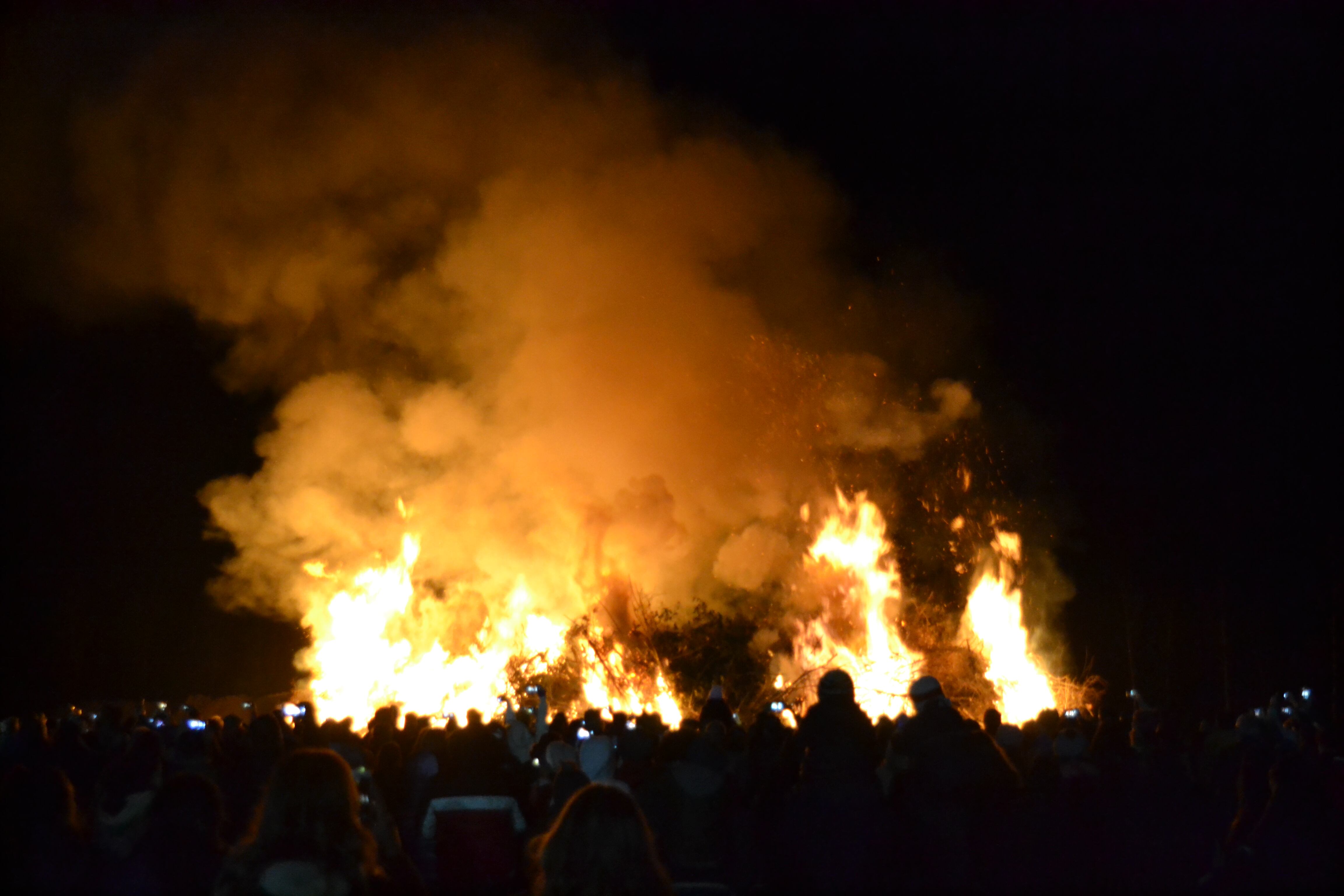 El encuentro suma actividades para toda la familia, en una noche a la vera del fuego para combatir el frío.