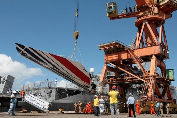 El avión de Air France se estrelló en el Atlántico, tras despegar de Rio de Janeiro.