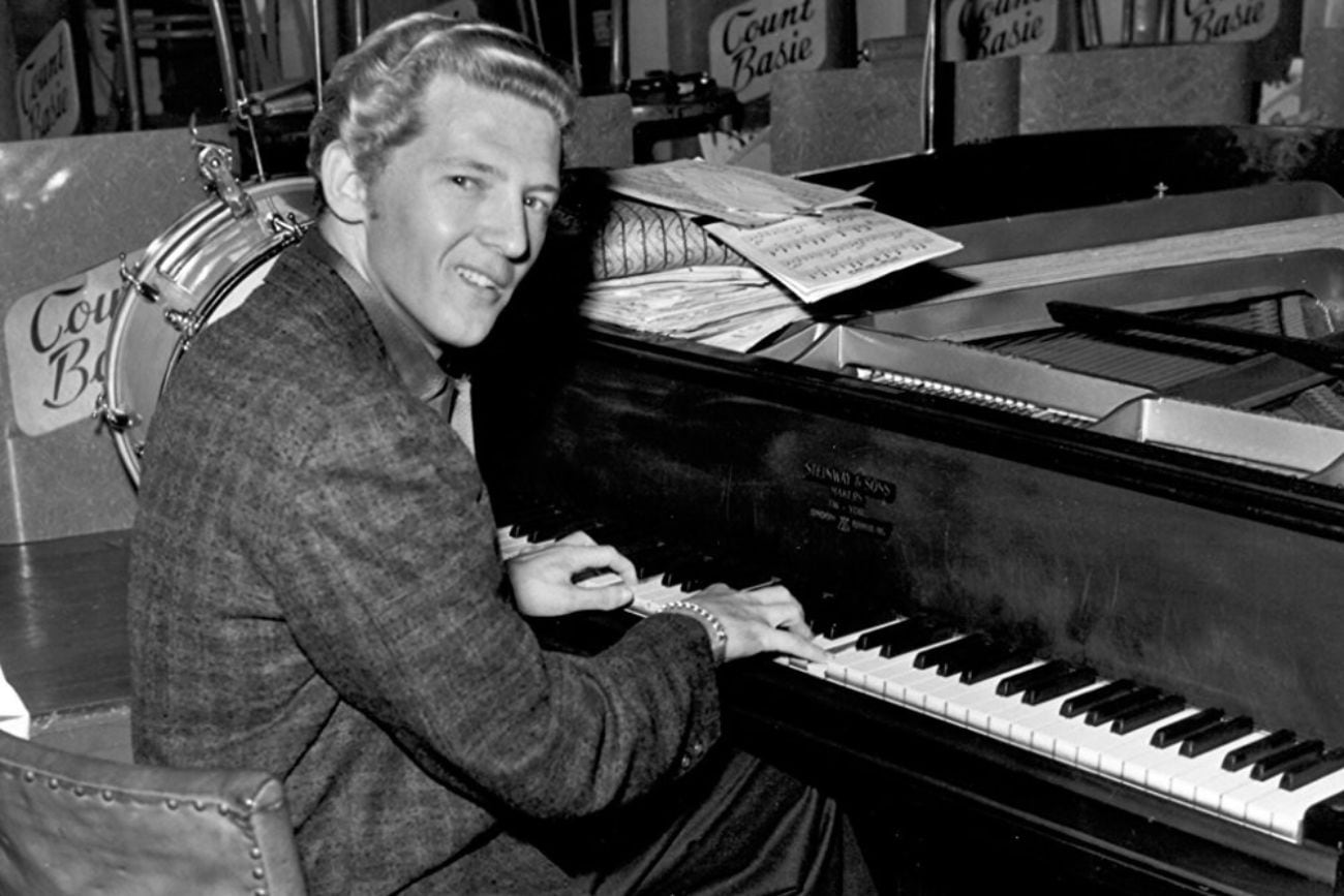 Jerry Lee Lewis fue un personaje polémico arriba y abajo del escenario. 