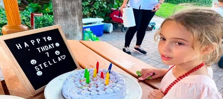 Stella en su séptimo cumpleaños