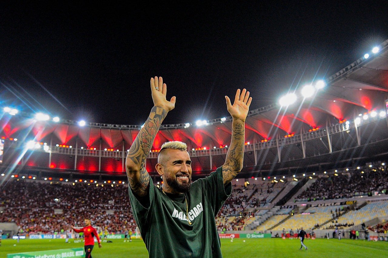 Arturo Vidal fue presentado en el Flamengo