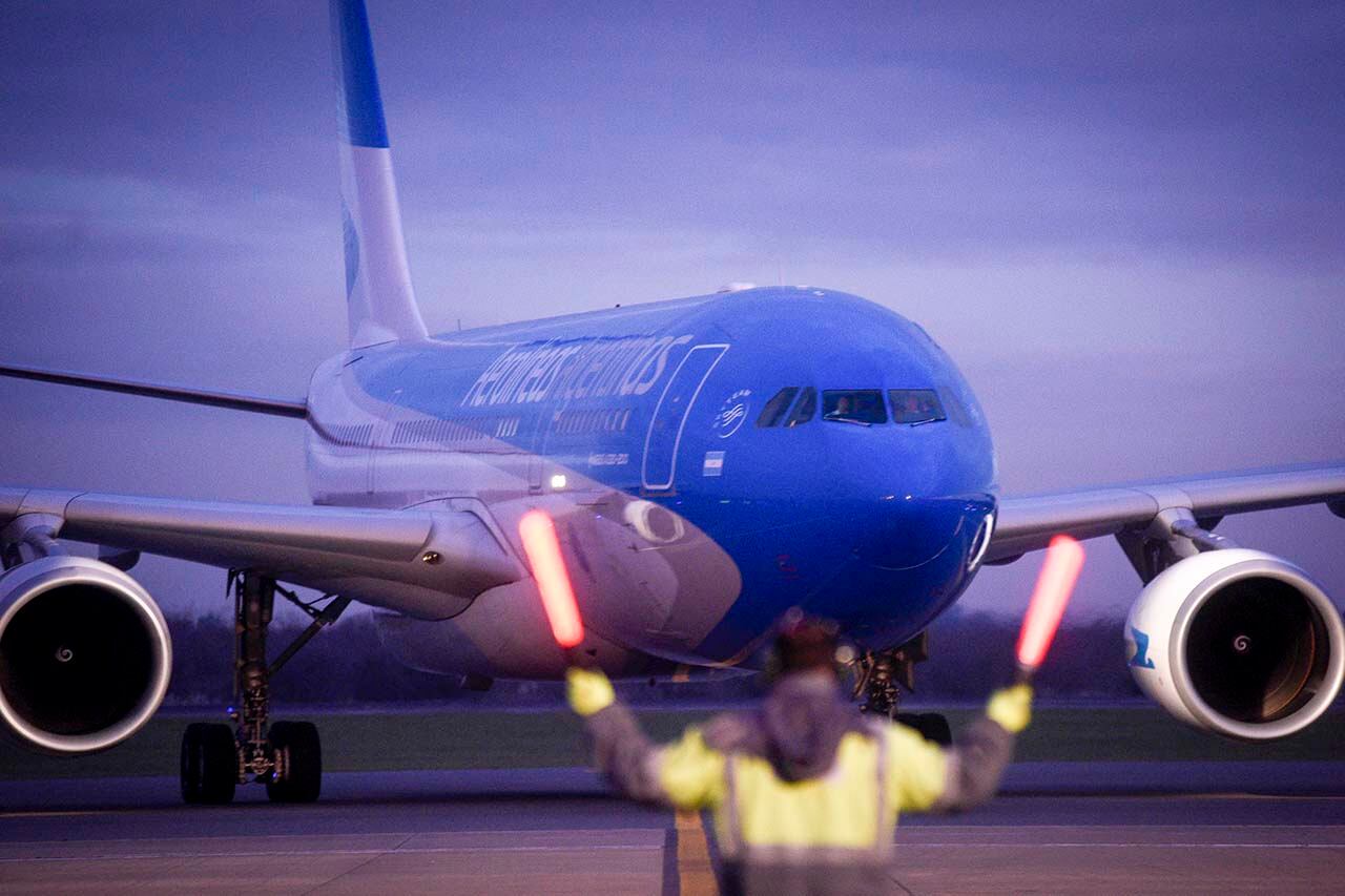 Guillermo Francos: “Si los gremios no aceptan la privatización, vamos a terminar con Aerolíneas Argentinas”
