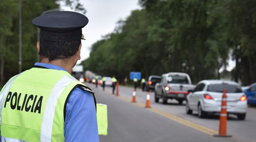 Policías con denuncias de violencia de género deberán entregar el arma 