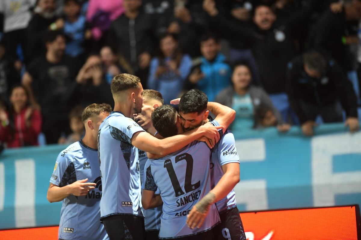 A lo Belgrano: el Pirata ganó 4 a 1 ante Unión y se acercó a la cima de la tabla