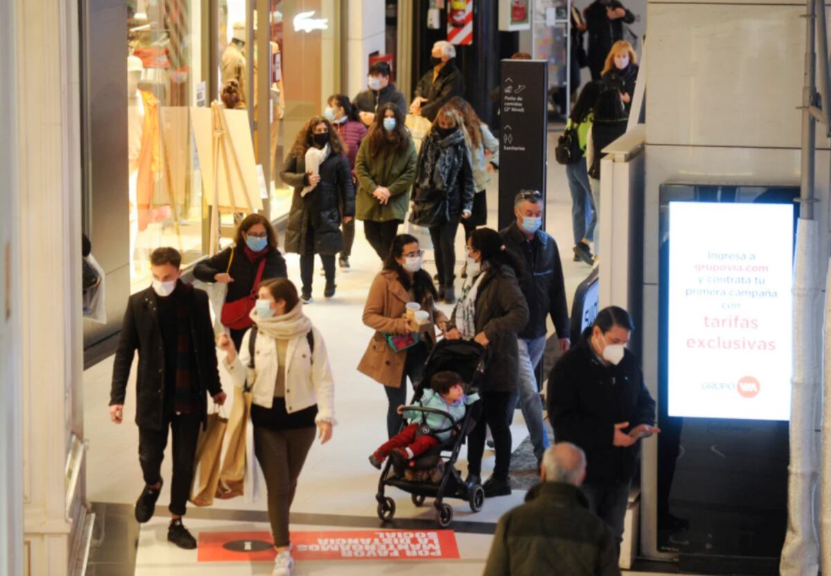 Coronavirus en la Ciudad: eliminaron las restricciones horarias y los aforos en comercios, shoppings, cines y teatros