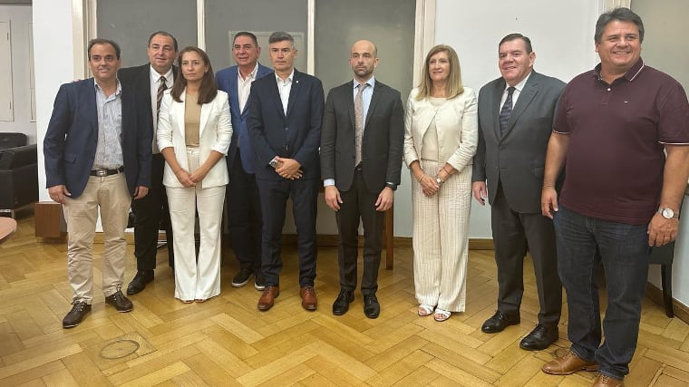 La presidenta municipal Rosario Romero junto a sus pares de la Red Federal de Intendentes.