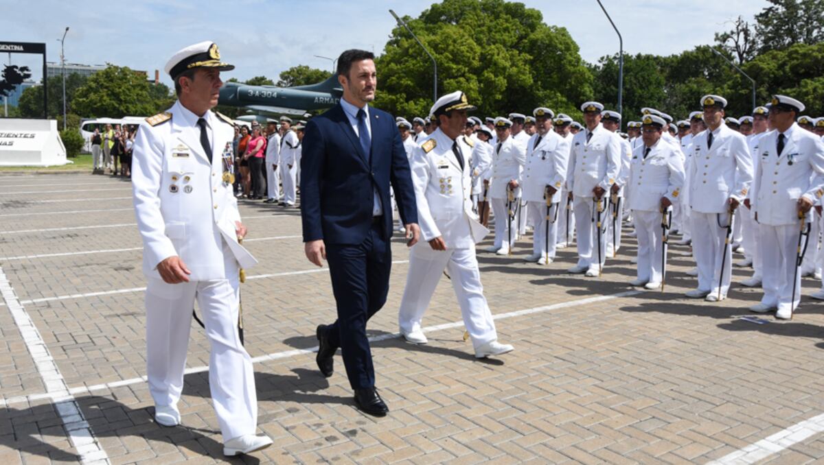 Puerto Belgrano: el Ministro de Defensa participará de la ceremonia por el Día de la Armada