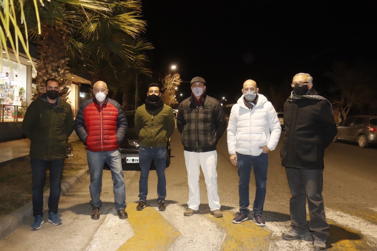 Nuevas luminarias en avenida Vélez Sarsfield y Gobernador Núñez de Barrio Santa Rita.