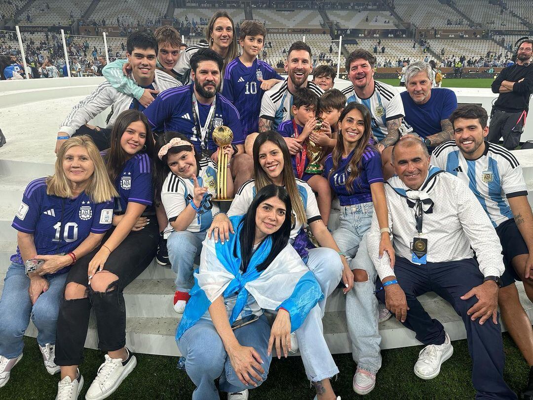 El festejo de Antonela Roccuzzo y Lionel Messi tras la victoria del Mundial de Qatar.