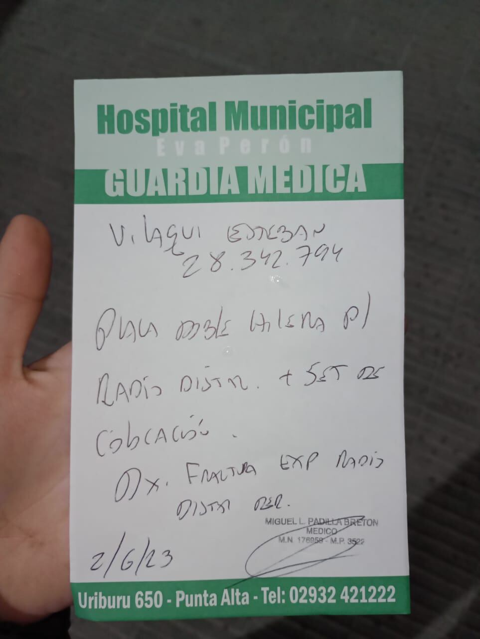 Un albañil puntaltense sufrió un accidente y venden rifas para ayudarlo