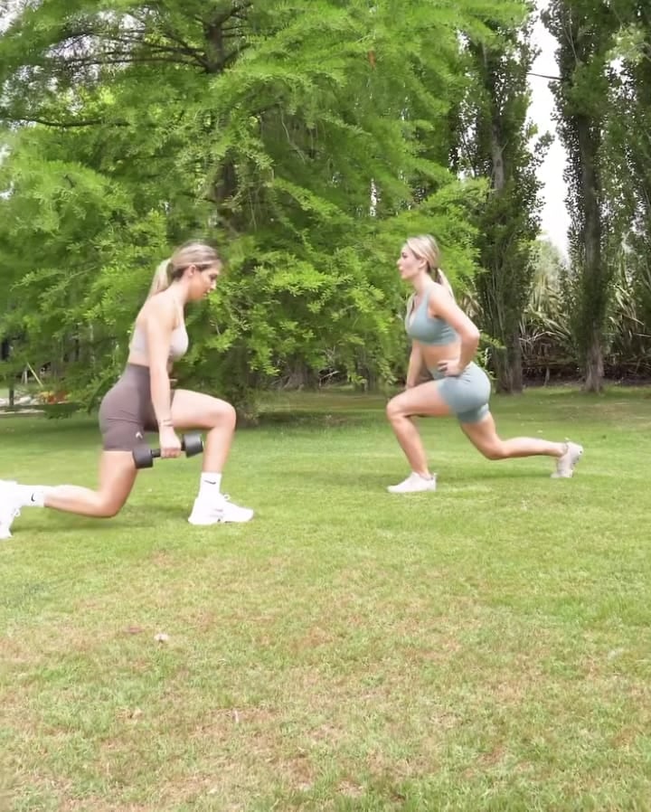 Jésica Cirio y Caro Calvagni suelen subir videos de sus rutinas juntas.