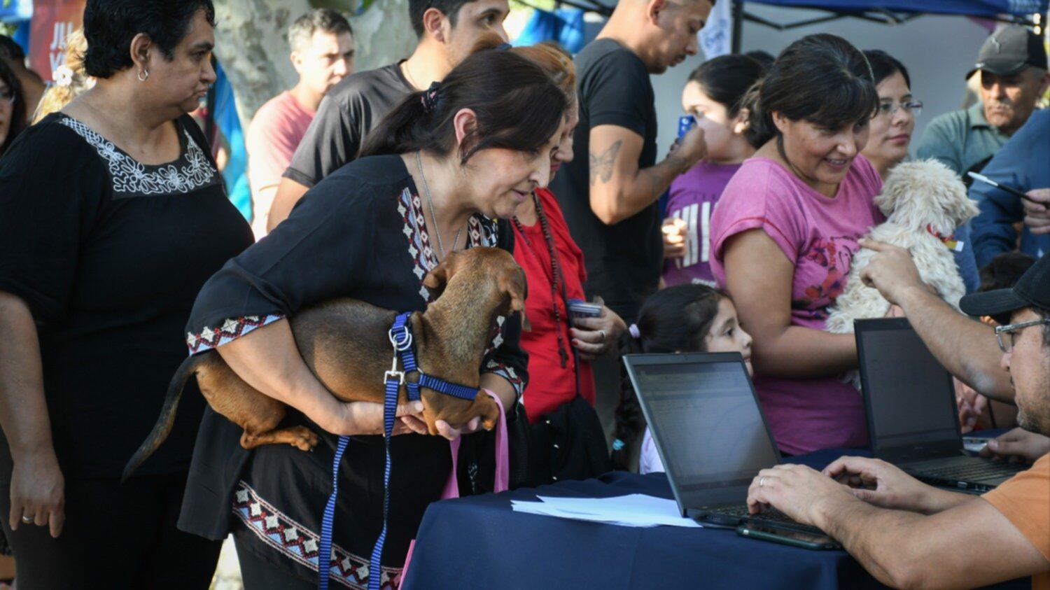 Moviendo las patitas: mascotas sanjuaninas desfilaron para celebrar su día