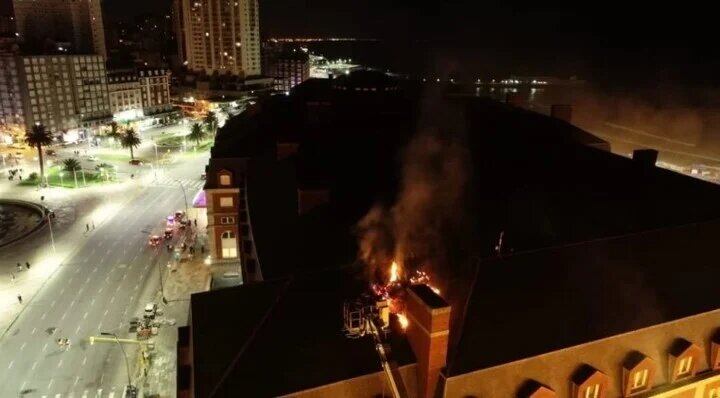 El techo del mítico Teatro Auditorium de Mar del Plata tuvo un principio de incendio.