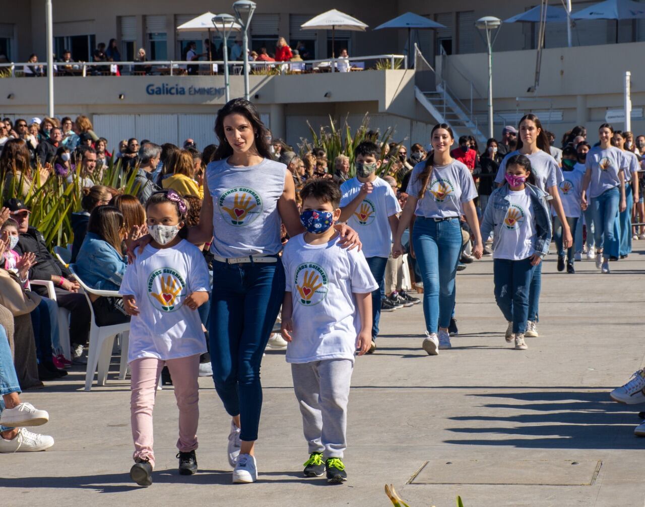 El Emtur y la Cimmar realizaron en el corazón del Playa Grande, el primer desfile pos pandemia y de cara a la temporada: la 3ra edición de Moda en Mar del Plata