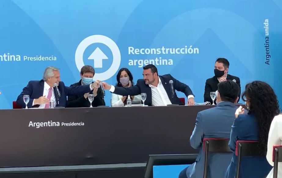 Todos los funcionarios fueguinos celebraron la decisión política y la reconocieron como una decisión histórica.