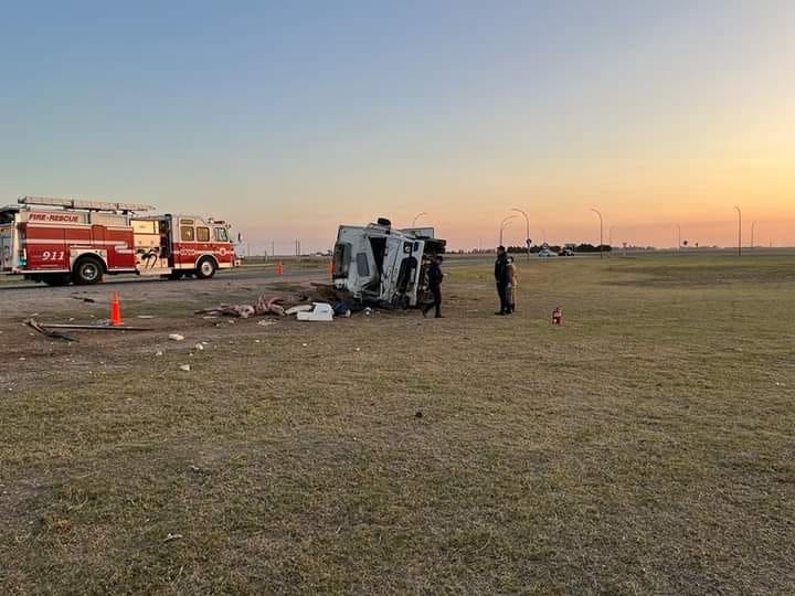 Un camionero perdió el control del vehículo y despistó.