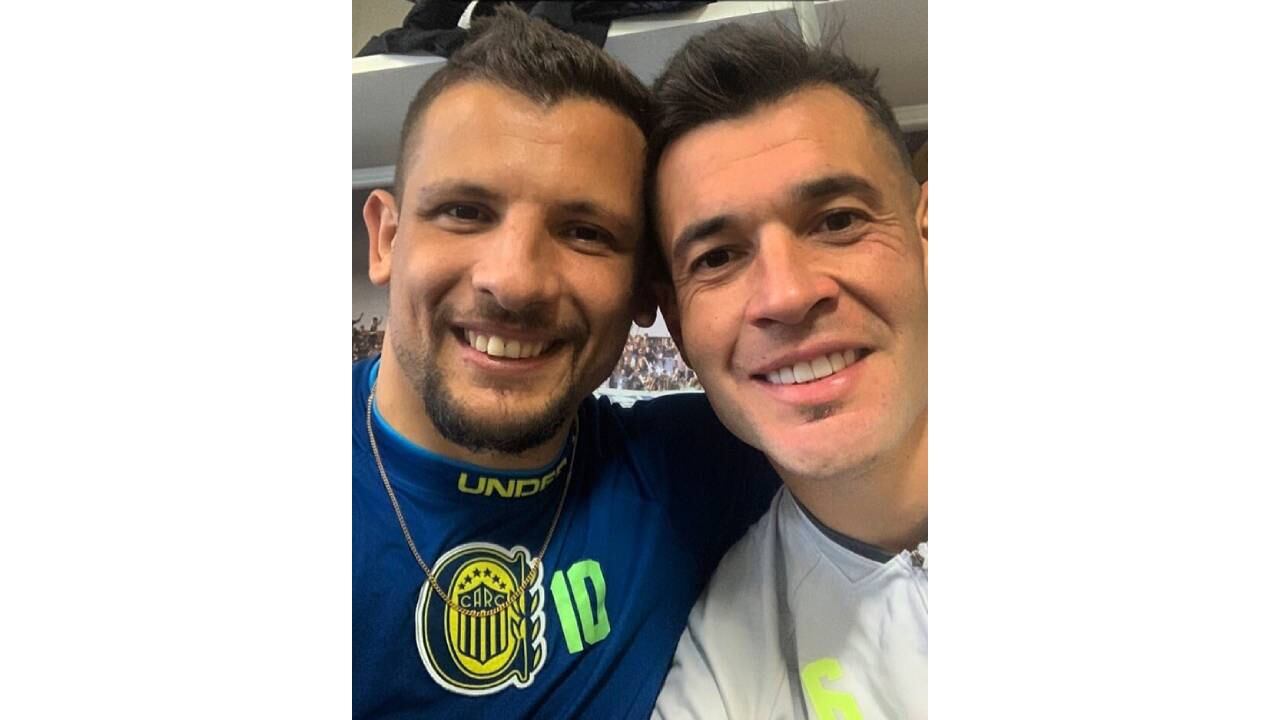 Vecchio y Caraglio posaron sonrientes a la espera del debut en el torneo local.