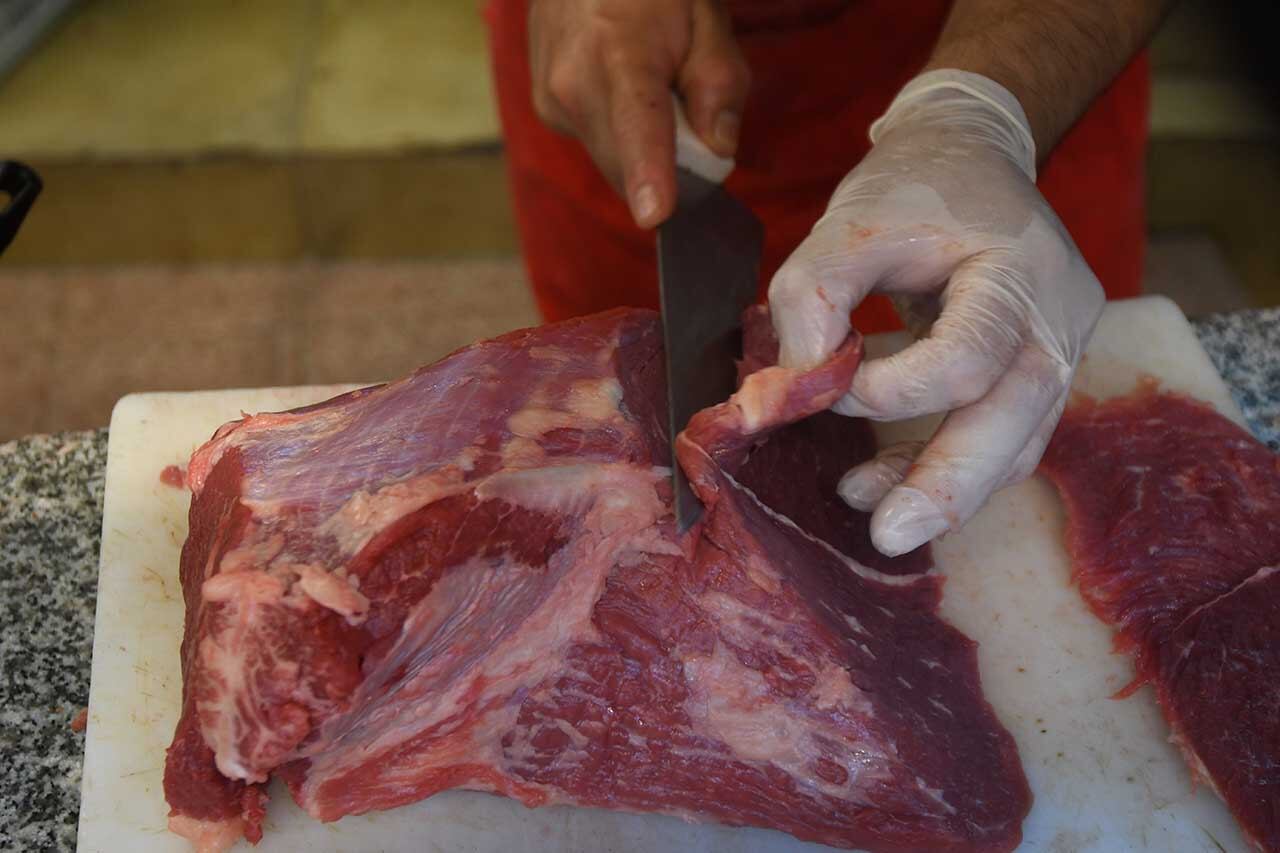 El kilo de asado pasó de $1260 a $1400. El vacío, de $1530 a $1700.