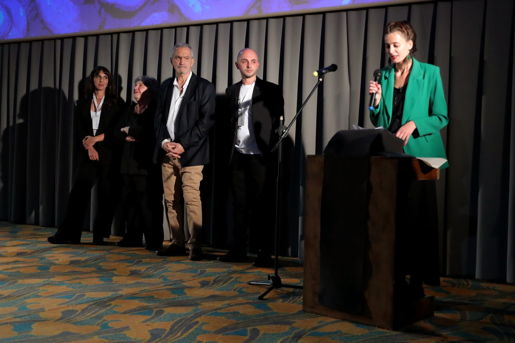 La directora Carmina Balaguer, al momento de presentar "La Pantalla Andina" en la apertura del Festival Internacional "Cine de las Alturas", en Jujuy.