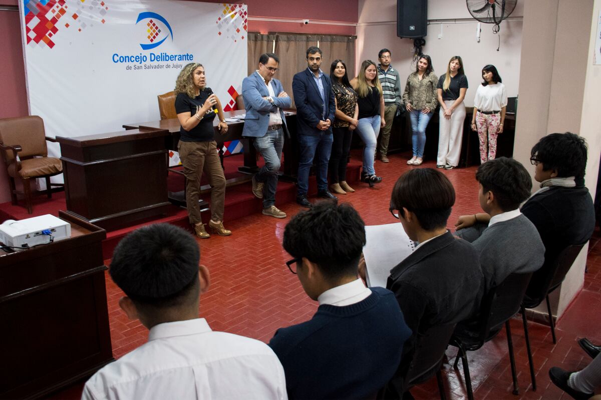 Concejales y funcionarias municipales capacitaron a estudiantes de la EET 1 de Jujuy